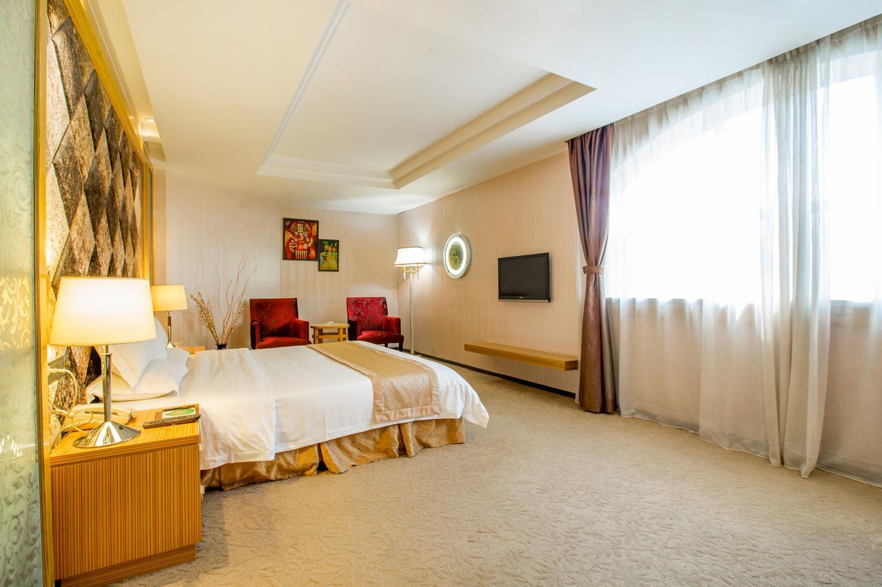 Zhongshan Louis Hotel Exterior photo